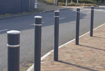 HC2010 Bollard